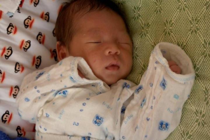 图片[1]-为什么宝宝每次睡觉前要闹才肯睡?如何让宝宝自然入睡-有孕帮