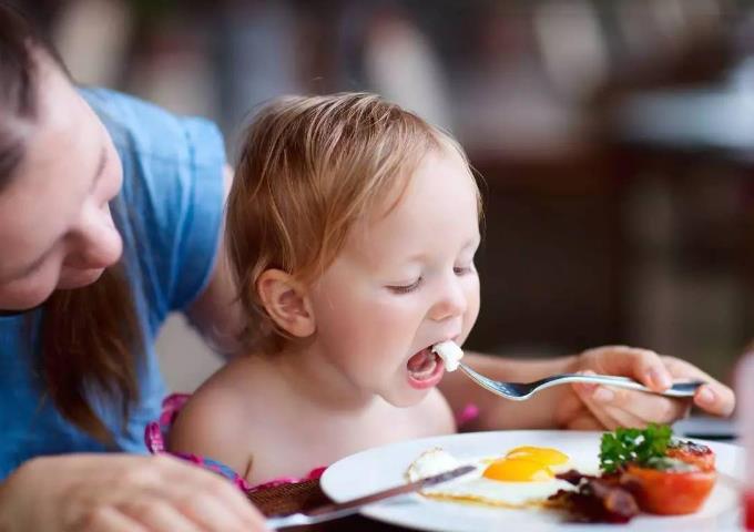 图片[1]-两岁宝宝每日饮食注意事项有哪些?宝宝饮食安排-有孕帮