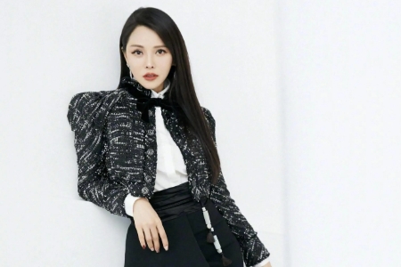 吴静怡(伊能静)