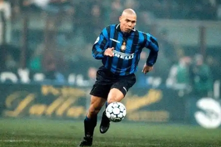 罗纳尔多·路易斯·纳扎里奥·达·利马(大罗)