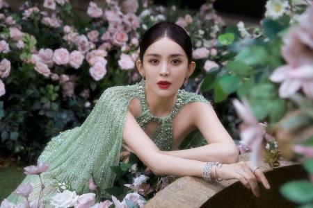 古力娜扎（Gulnazar）