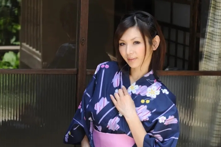 花野真衣(松浦日向子、秋元真希)