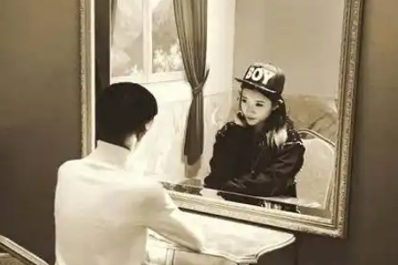 小伊伊(王婧伊)