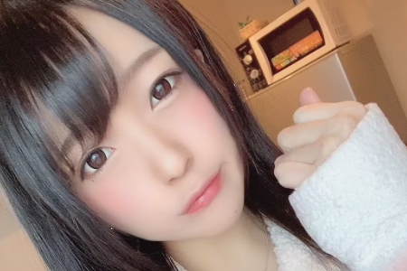 南梨央奈（みなみりおな、Riona Minami）