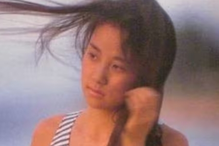 早見瞳（吉沢有希子）