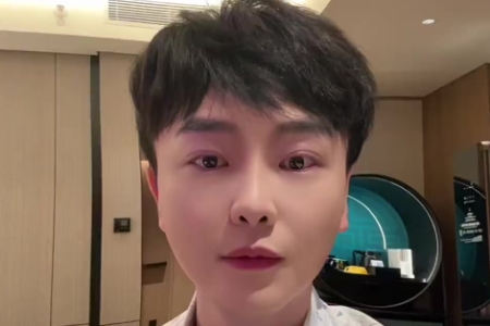 ​​周思成（一笑而过创始人）