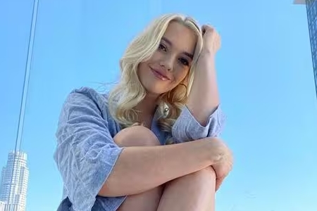 ​​肯纳·詹姆斯（Kenna James）