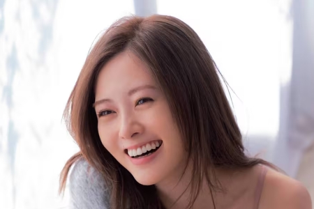 ​​白石麻衣（しらいし まい）