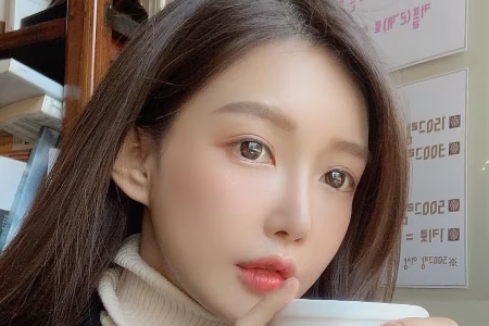 尹爱智(윤애지、y_dowl)