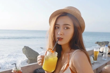 Zacklyn Lee（李莎琳）