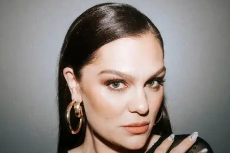 ​​Jessie J（结石姐）​​