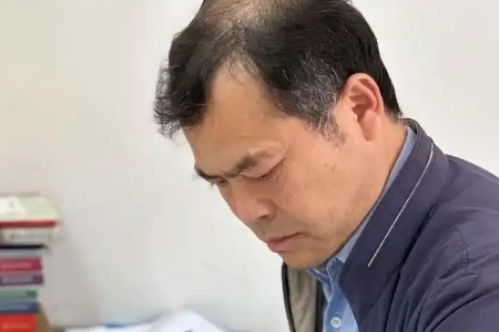 兰雄文(52岁大学生将毕业)