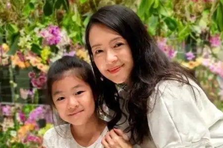 汪施怡(醒醒、章子怡和汪峰的女儿)