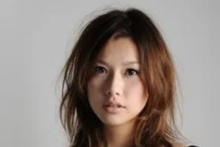 神崎诗织​​（神崎詩織）