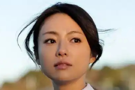 新井佑美（あらい ゆみ）