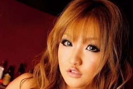 武藤クレア(羽野理沙)