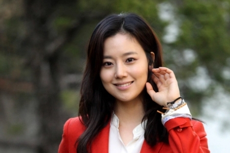 文彩元（문채원）