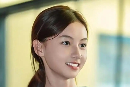 七七（神似张柏芝的15岁女孩）