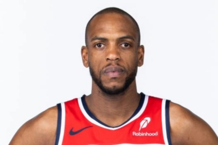 克里斯·米德尔顿（Khris Middleton）​​