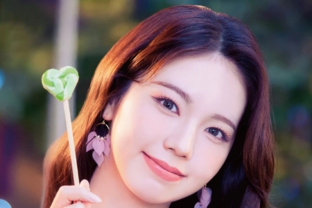 新井彩花（Ayaka）