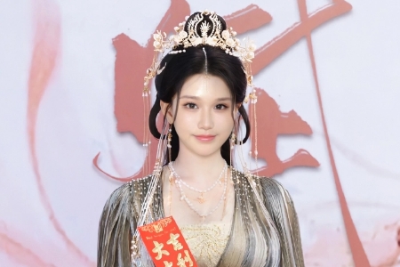 罗云琦(Kristalivy)