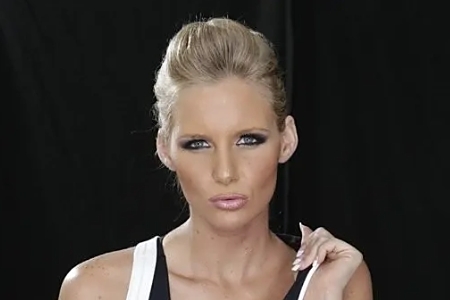 菲尼斯·玛丽(Phoenix Marie)