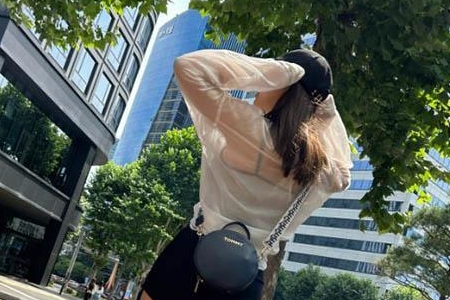 ​​冈本莉里（おかもと りり/Okamoto Riri）​​